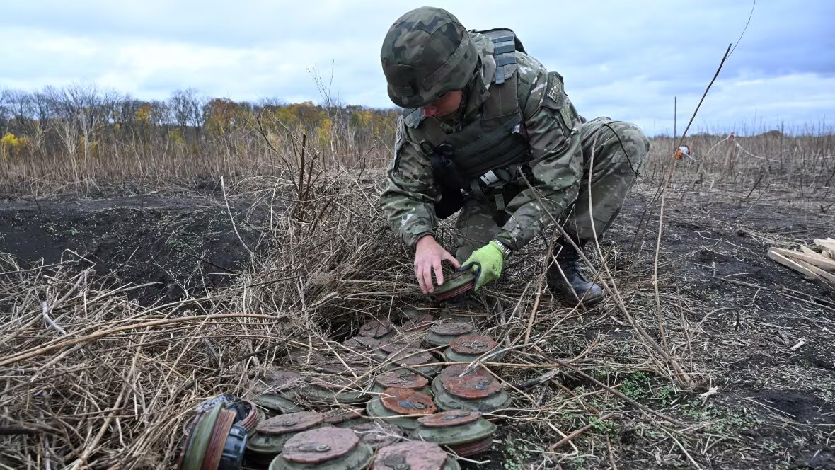Pologne - La Pologne et les pays baltes prévoient de quitter le Traité d'Ottawa, suscitant des craintes pour l'avenir de l'interdiction des mines antipersonnel.