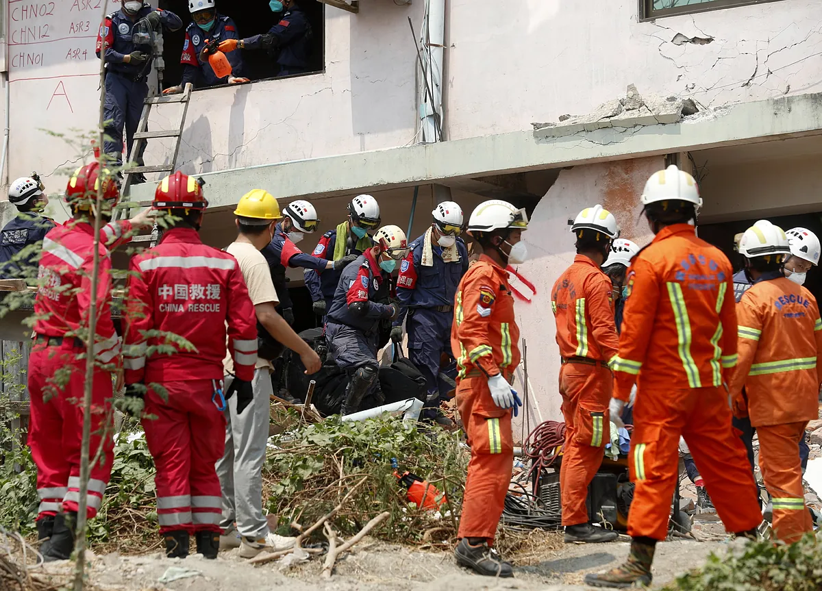 tremblement - La catastrophe de Birmanie, une semaine après un tremblement de terre de plus de 3 000 morts