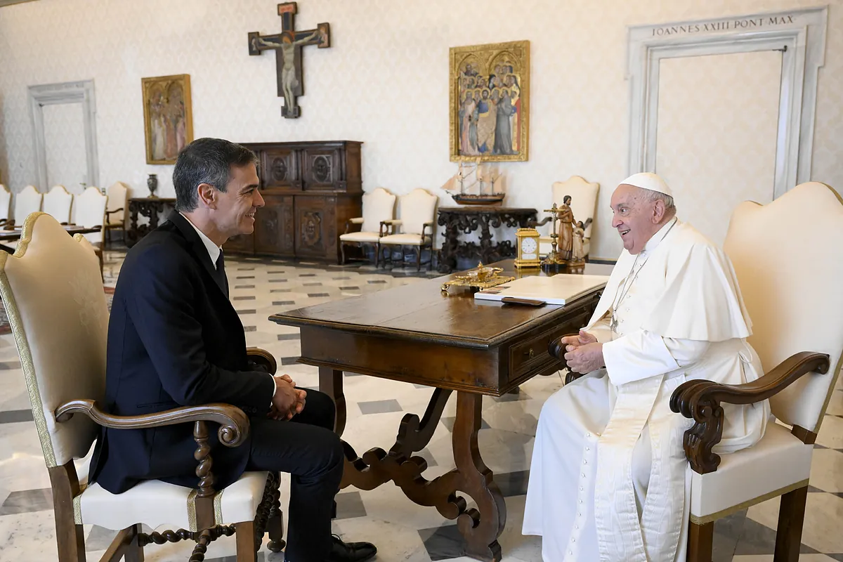 Pape - La politique espagnole pleure la mort du Pape : Sánchez célèbre son "engagement envers la paix et la justice sociale" tandis que Feijóo souligne qu'il a "servi le monde selon ses convictions"