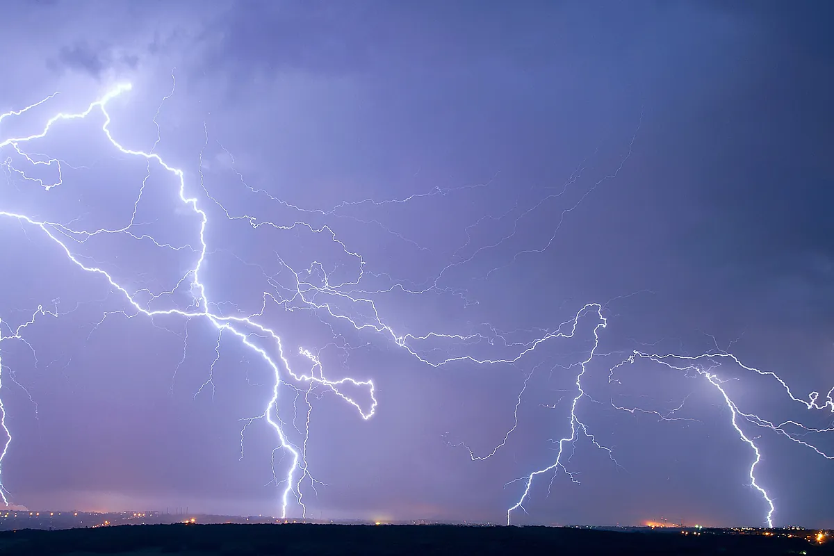 Tempêtes - De Violentes Tempêtes en Pennsylvanie Fait Deux Morts et Privé Un Demi-Million de Clients d'Électricité