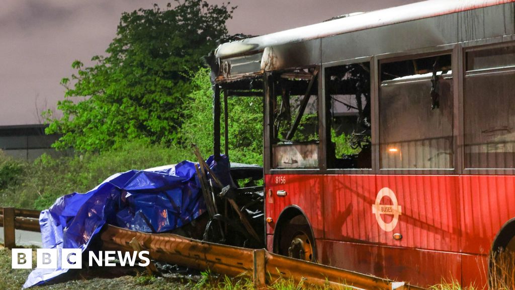 accident - Trois personnes décèdent dans un accident entre une voiture et un bus à l'ouest de Londres
