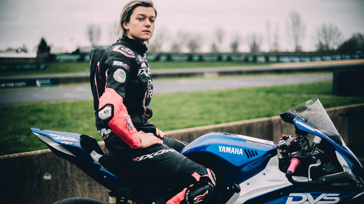 Championnat - Lucie Boudesseul n'a pas le permis moto, mais elle participe au Championnat du Monde de Vitesse !