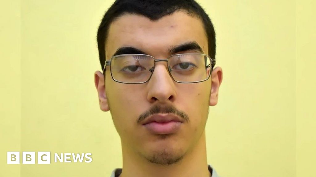 attaque - L'enquête sur l'attaque d'un agent pénitentiaire par le poseur de bombes de Manchester se poursuit