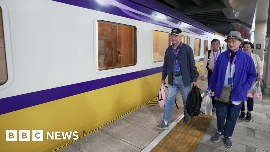 retraités - À bord du 'Silver Train', les retraités chinois contribuent à compenser les tarifs de Trump