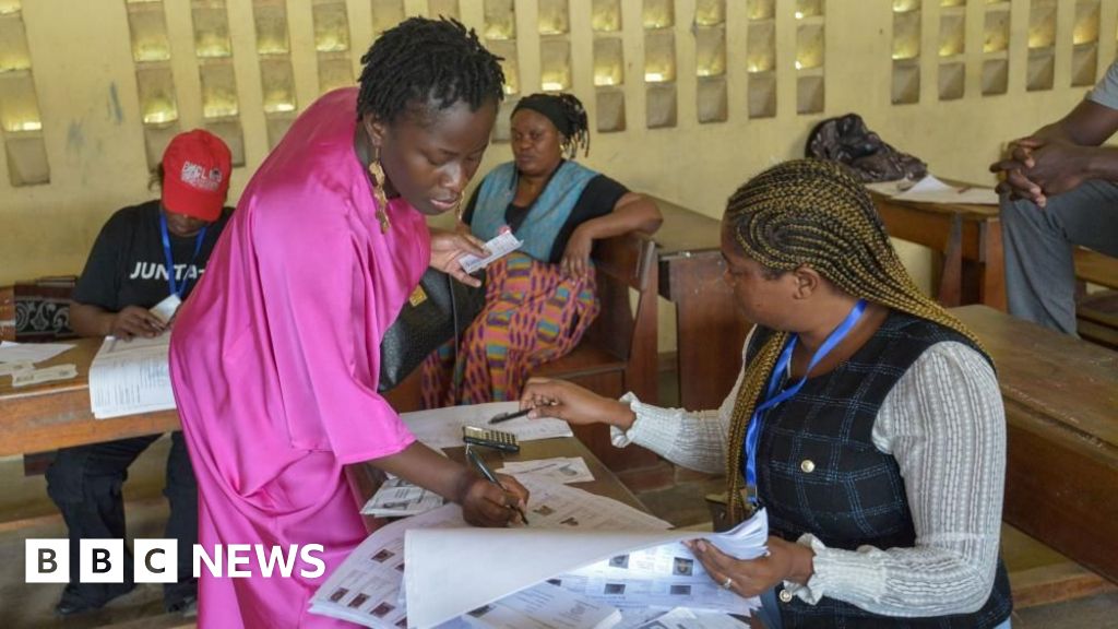 élection - Le leader du coup d'État au Gabon remporte l'élection avec une large marge