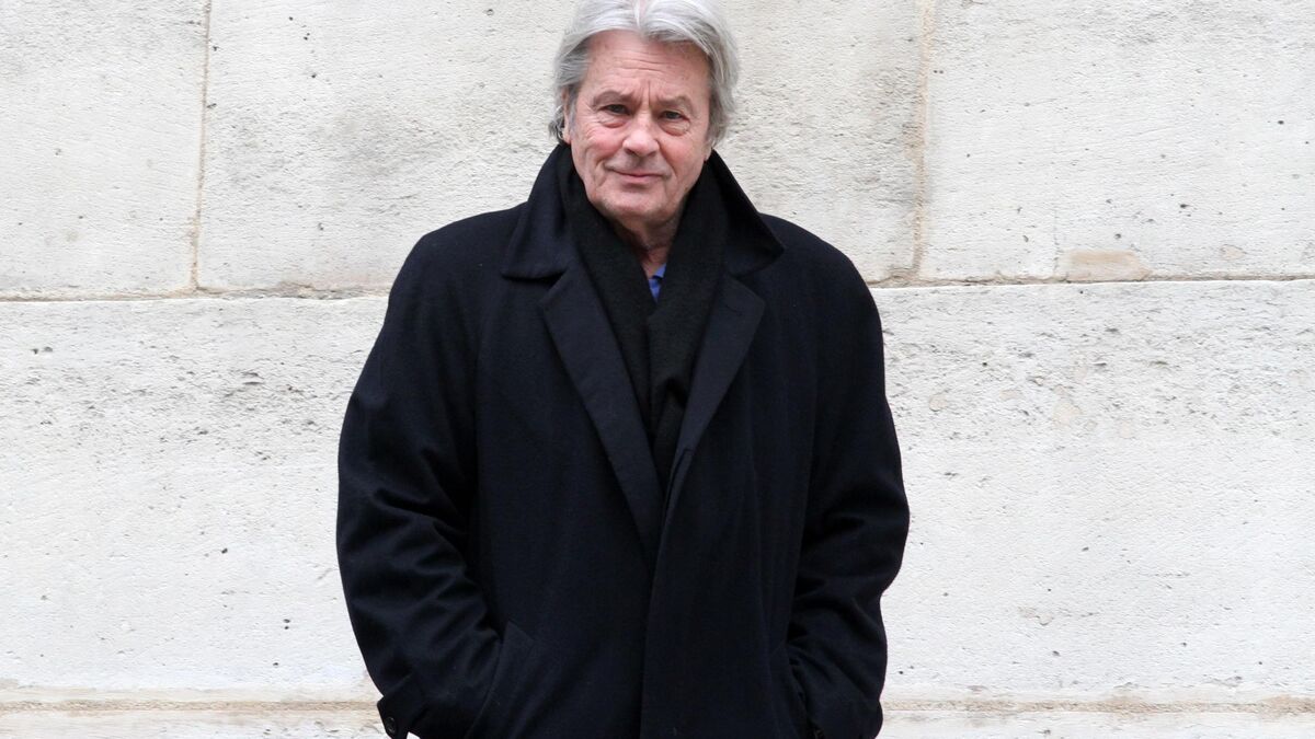 procès - Affaire Alain Delon : Le procès de la fille de l’acteur contre ses deux frères pour atteinte à la vie privée reporté