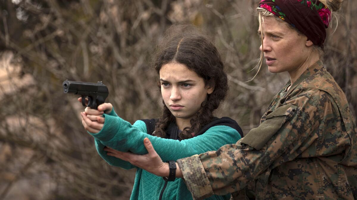 flingue - « Il est où, mon flingue ? » : Plongée dans les coulisses du tournage de la saison 2 de « No Man’s Land » pour Arte