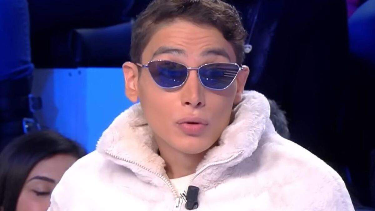 Aqababe - Le Blogueur Aqababe Placé en Garde à Vue Après Avoir Filmé et Diffusé des Extraits d'un Procès pour Cyberharcèlement Ciblant Magali Berdah