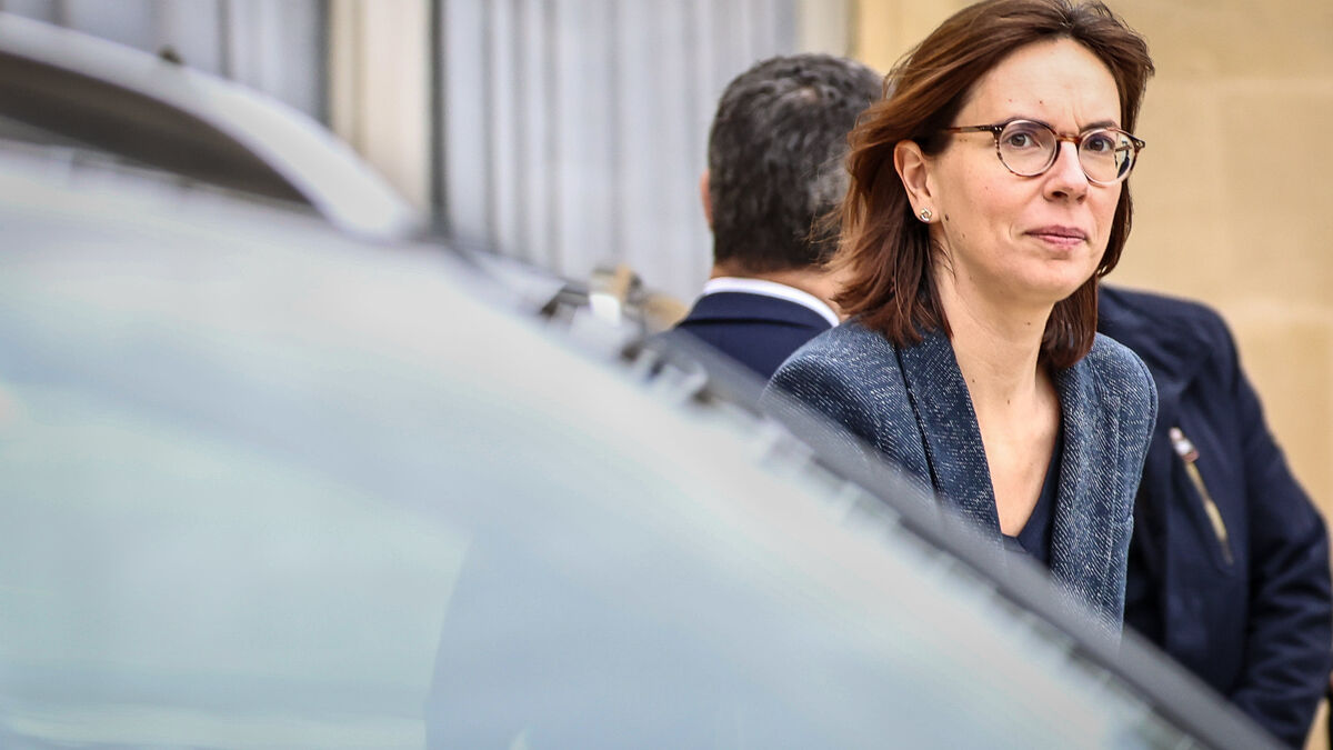 argent - « De l'argent de côté pour les jours difficiles » : le gouvernement annonce 5 milliards d'euros de réductions de dépenses