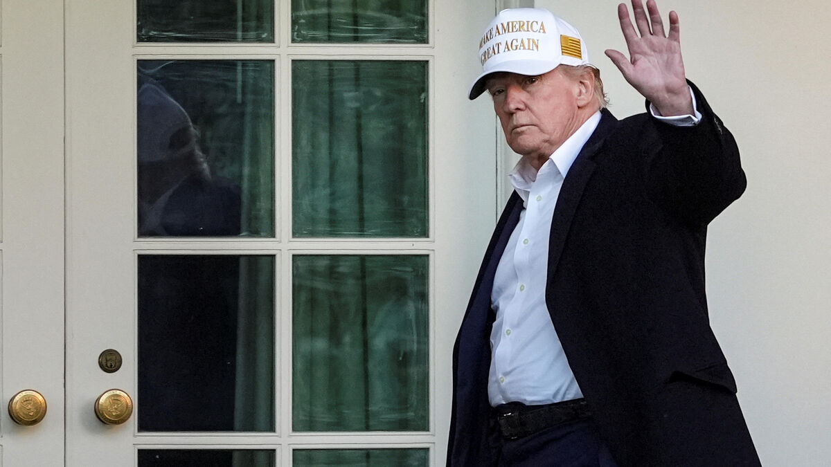 Trump - 100 Jours De Trump : Pourquoi La Popularité Du Président Américain Est En Chute Libre ?