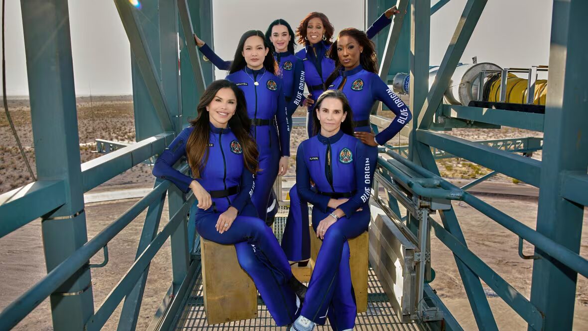 chanteuse - Équipe entièrement féminine, avec la chanteuse Katy Perry, prête à décoller sur la fusée Blue Origin