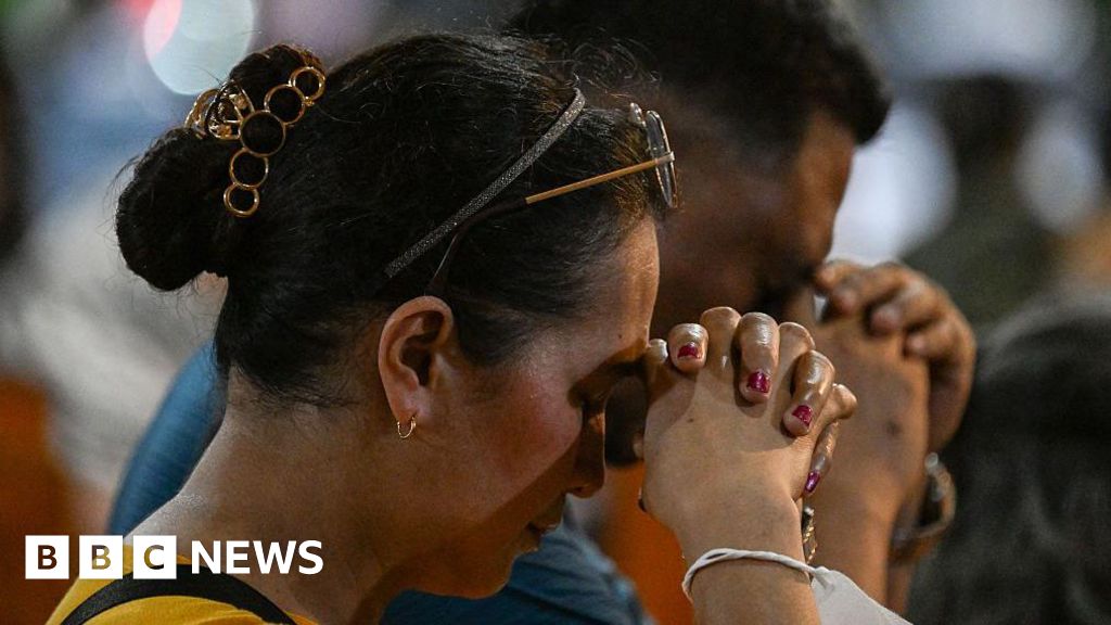 Vatican - Du Vatican aux Philippines, les catholiques du monde entier sont en deuil