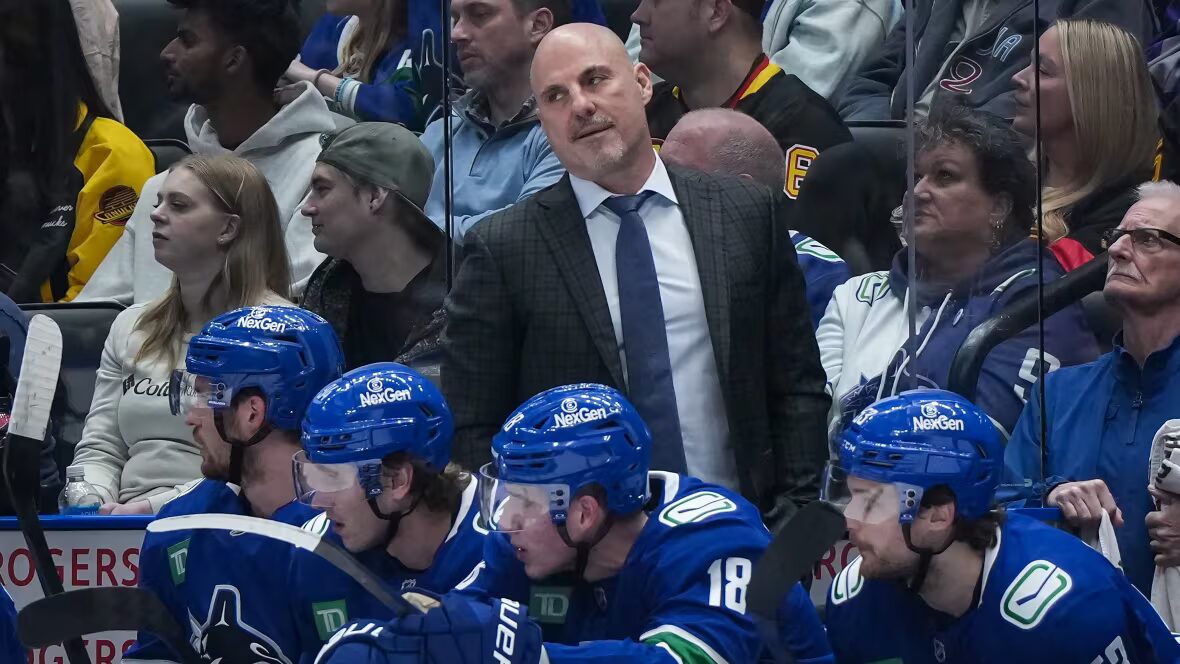 Canucks - Rick Tocchet quitte son poste d'entraîneur des Vancouver Canucks après une saison tumultueuse