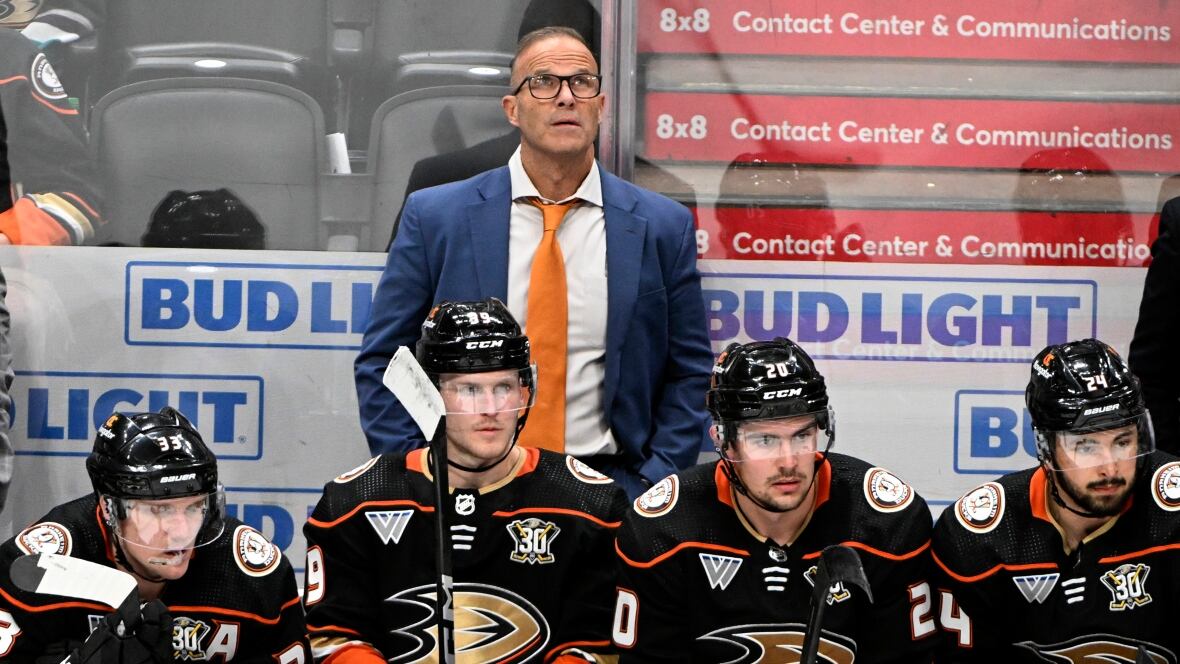 Ducks - Les Ducks mettent fin au contrat de l'entraîneur principal Greg Cronin après 2 saisons