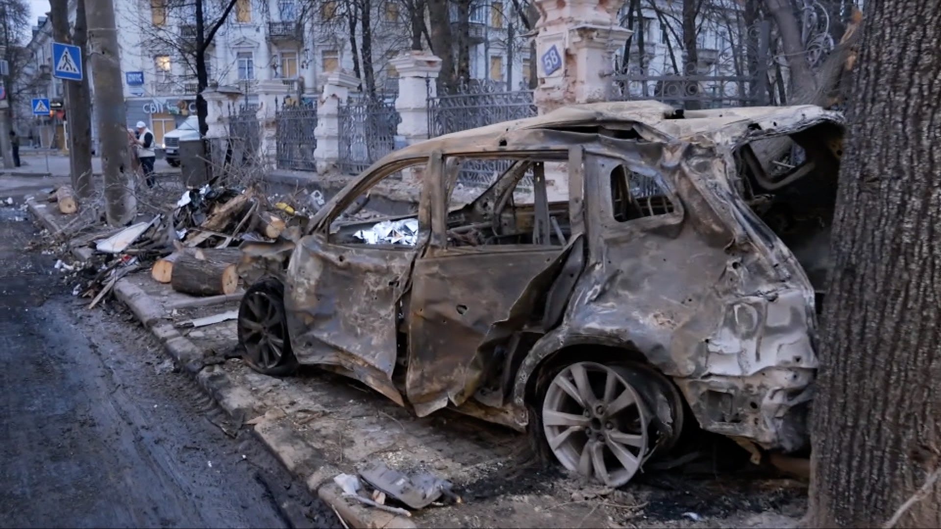 Soumy - La BBC se rend sur les lieux de destruction à Soumy après l'attaque russe