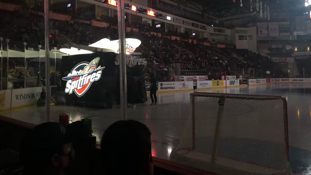 joueurs - Windsor Spitfires, CHL, OHL : Poursuite judiciaire pour des allégations de viol par 4 joueurs jugées 'très sérieuses'