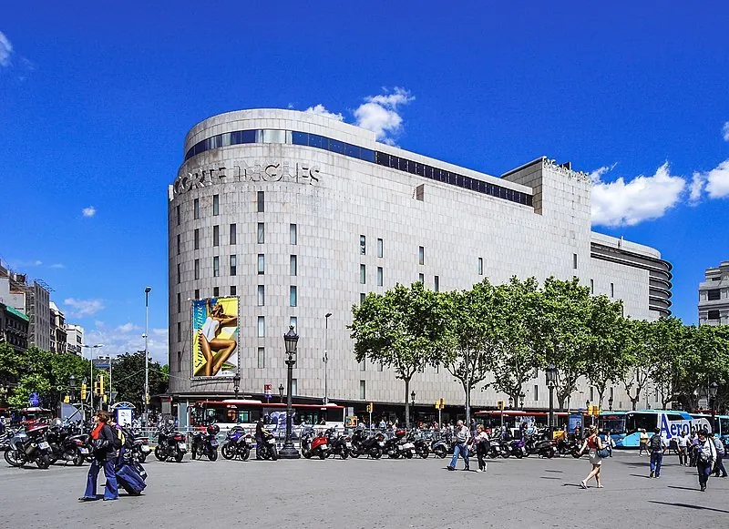 salaire - Quel est le salaire d'un vendeur d'El Corte Inglés en 2025 : salaire moyen en Espagne et avantages ?