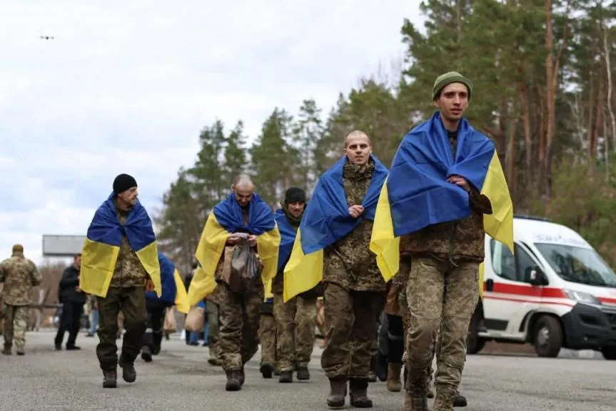 personnes - Plus de 49 000 personnes arrêtées en Ukraine pour avoir tenté de fuir le pays depuis l'invasion russe en 2022