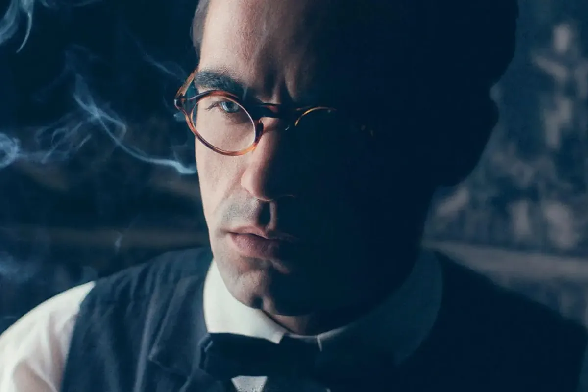 Homme - Antes De Nous : Le Grand Homme Contemplé Depuis La Pointe Du Crayon