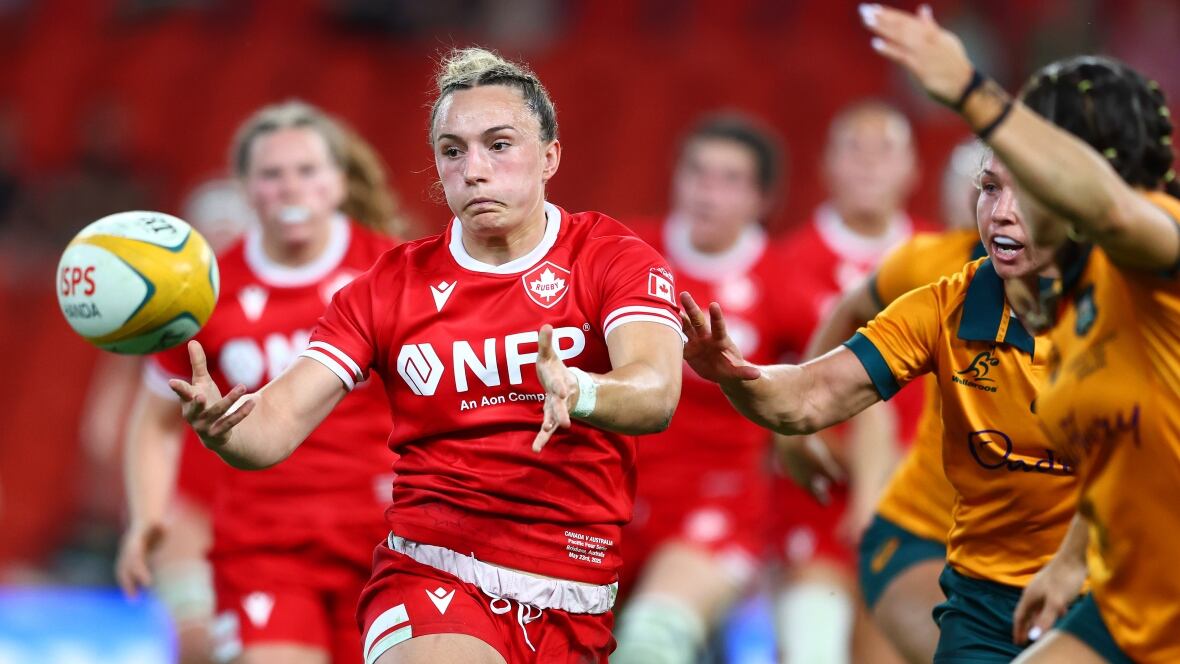 femmes - Les femmes canadiennes dominent l'Australie lors de la victoire au Pacific Four Series de rugby