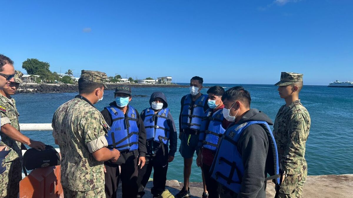 pêcheurs - Ils ont survécu grâce à l'eau de pluie : un groupe de pêcheurs secouru après 55 jours à la dérive en mer