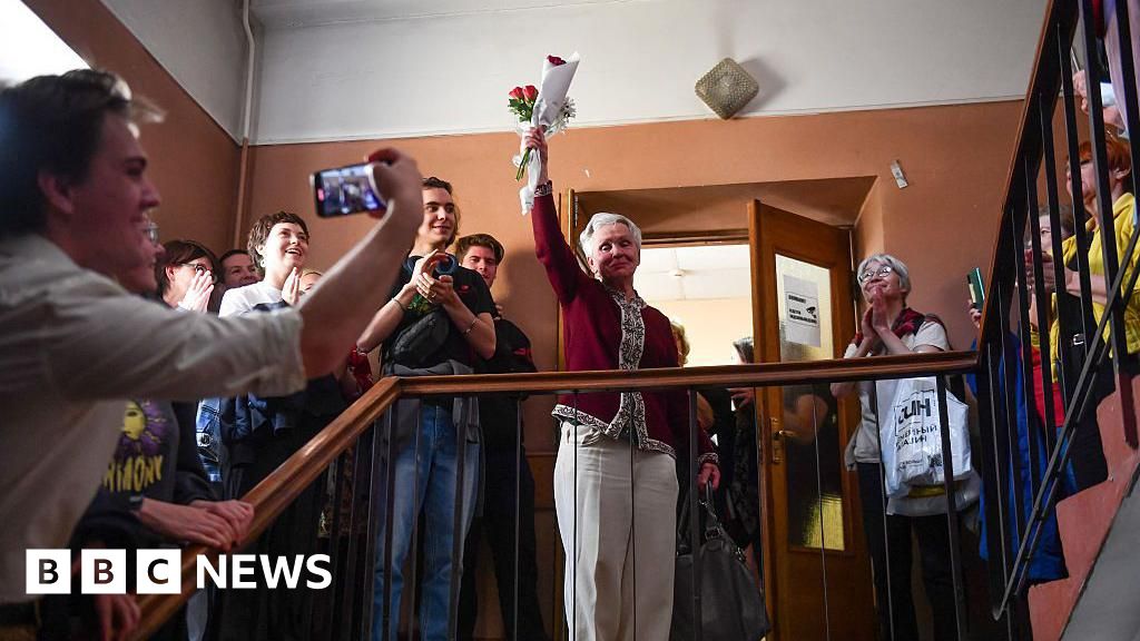 survivant - Un survivant russe du siège de Leningrad condamné à une amende pour une manifestation anti-guerre
