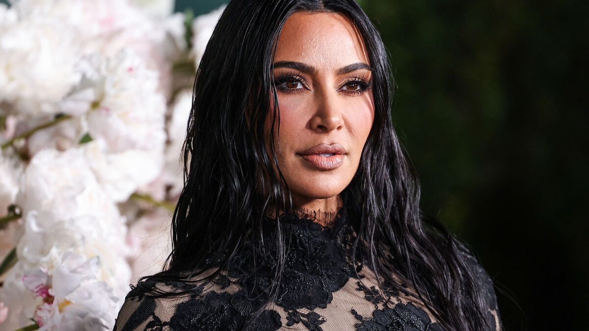 Kardashian - « Comme Le Cœur Qui Sort De La Poitrine » : Kim Kardashian Affronte Ses Braqueurs Au Tribunal Ce Mardi