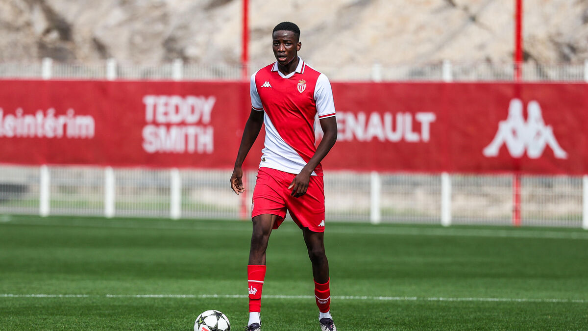 joueur - Football : Samuel Nibombé, le jeune joueur de Monaco victime d’un malaise cardiaque, « va bien »