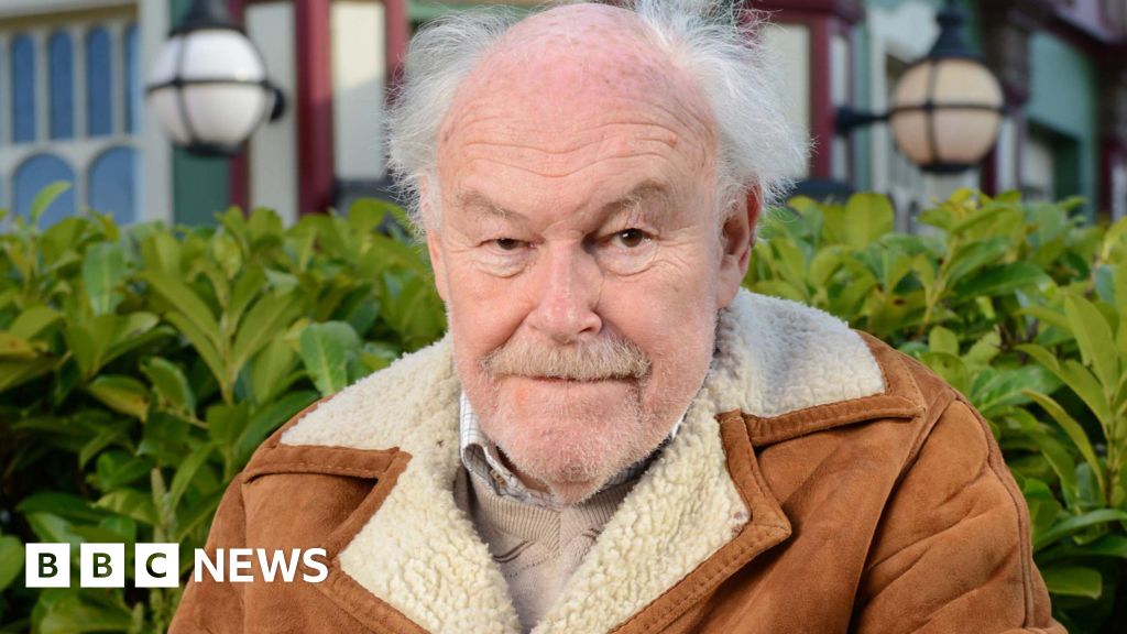 décédé - Timothy West est décédé paisiblement après son hospitalisation