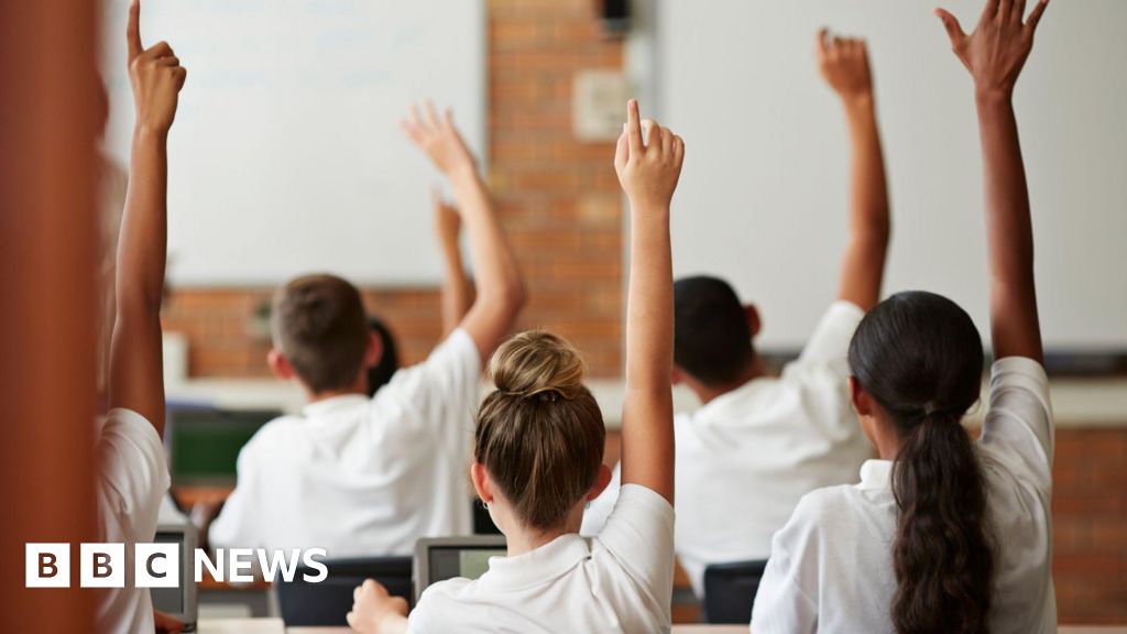 gouvernement - Les frais ont augmenté plus que prévu par le gouvernement, selon les écoles privées.