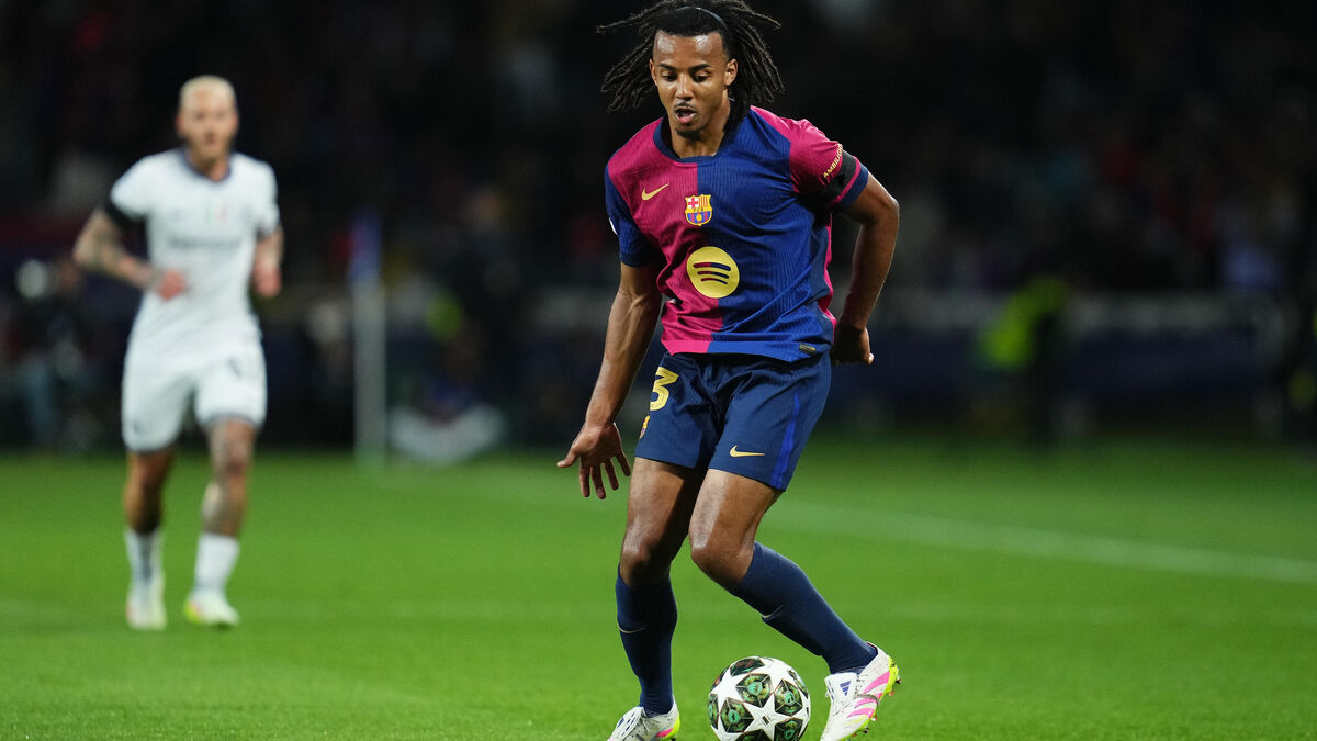 Koundé - Inter Milan - Barcelone : Les supporters du Barça célèbrent Jules Koundé à son arrivée en Italie avec un vol low-cost