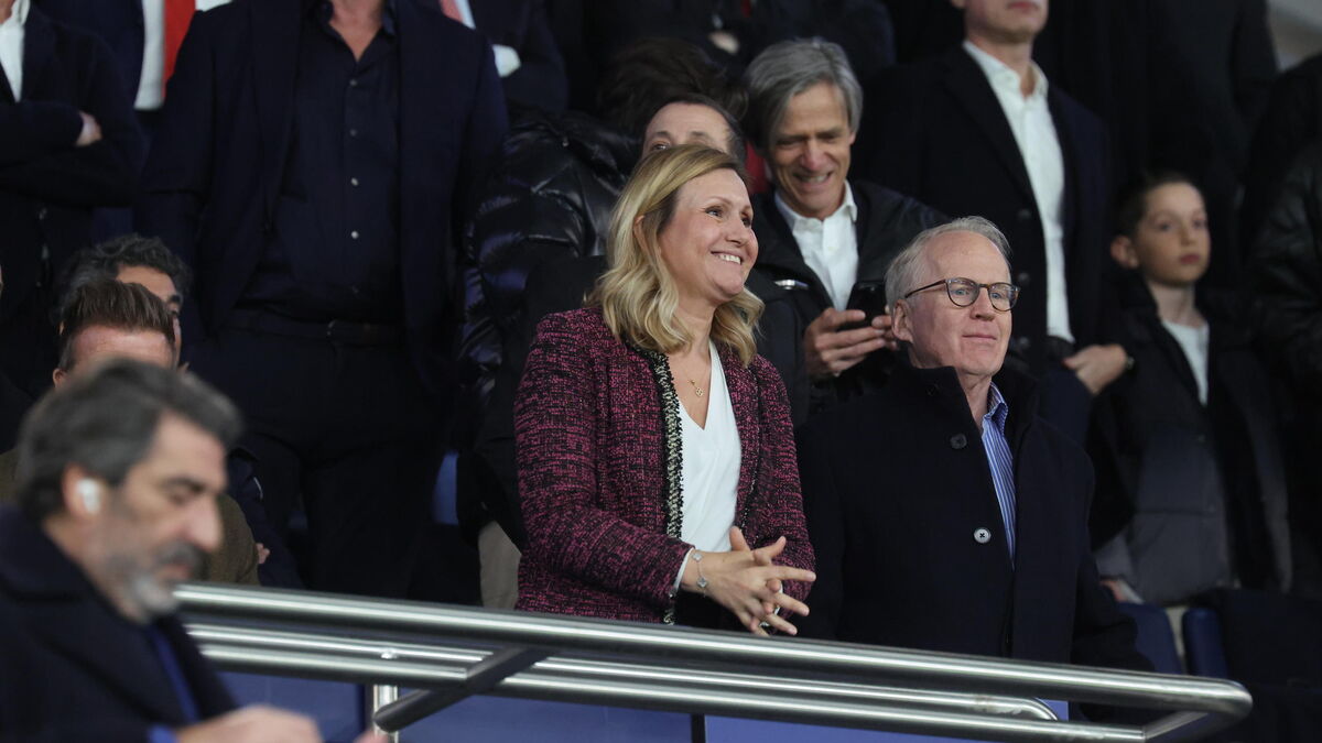 écharpe - Psg-Arsenal : Ces élus qui échangent leur écharpe contre celle de supporter du Paris Saint-Germain