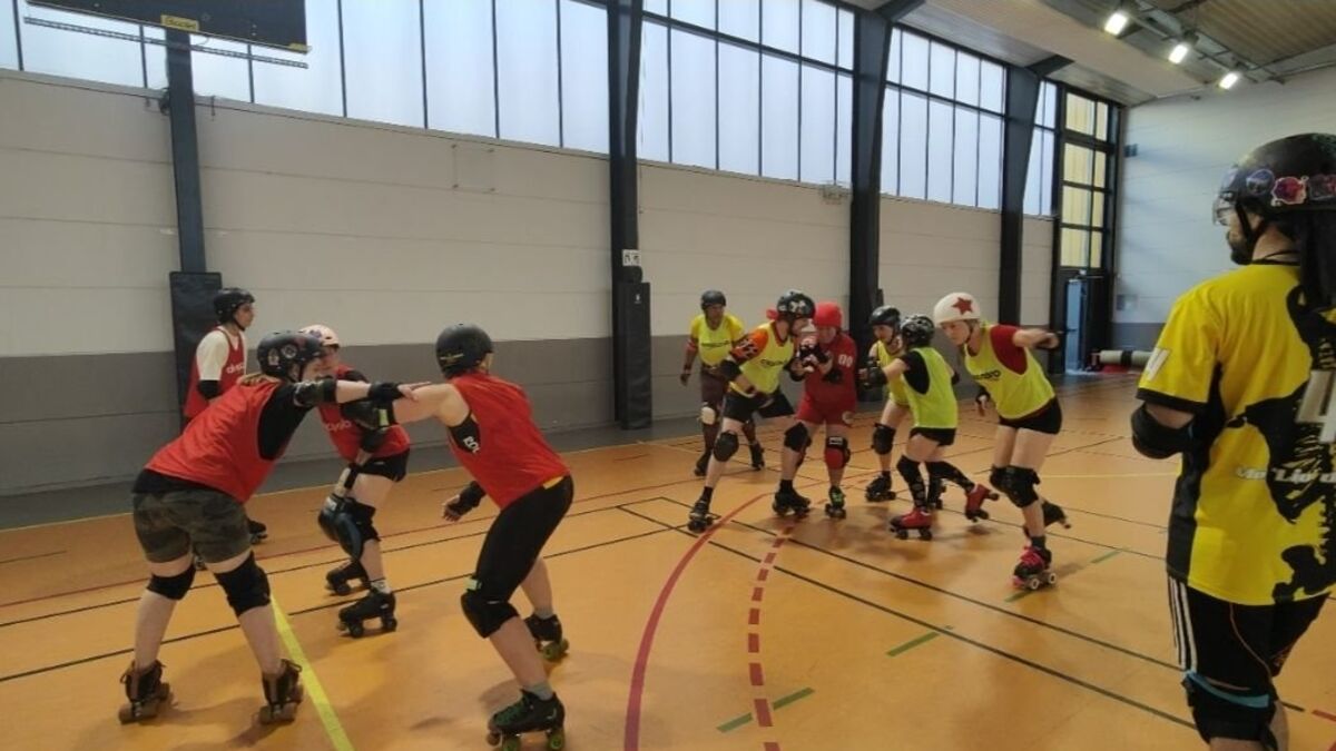 Bleus - « On Sort à Chaque Fois Avec Des Bleus » : Plongée Dans L'Univers Des Psyko’quads, Pionnières Du Roller Derby En Essonne