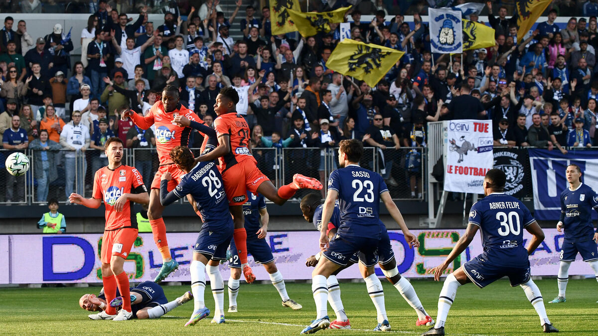 Dunkerque - Ligue 2 : Incidents en tribunes à Dunkerque, les supporters lavallois dénoncent les violences des CRS