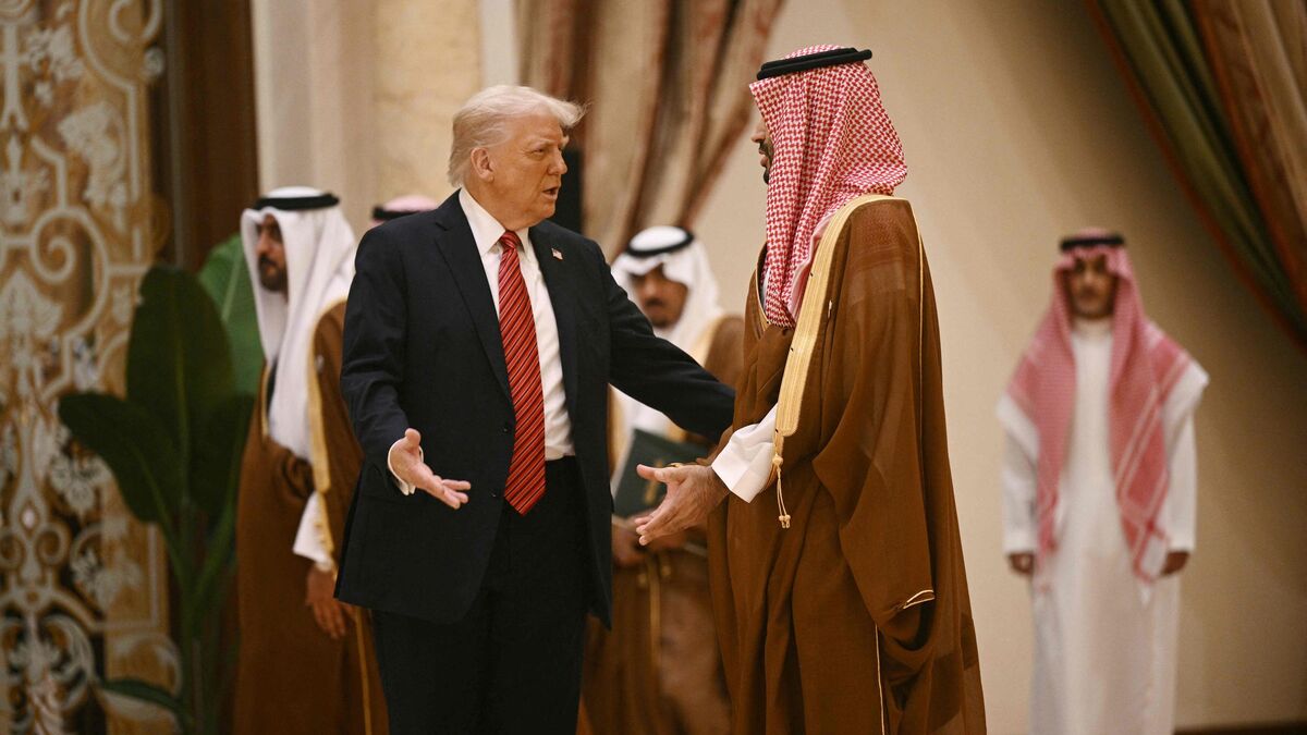 Trump - Donald Trump Termine Son Discours En Arabie Saoudite Avec Le Tube « y.m.c.a. », Hymne De La Communauté Gay