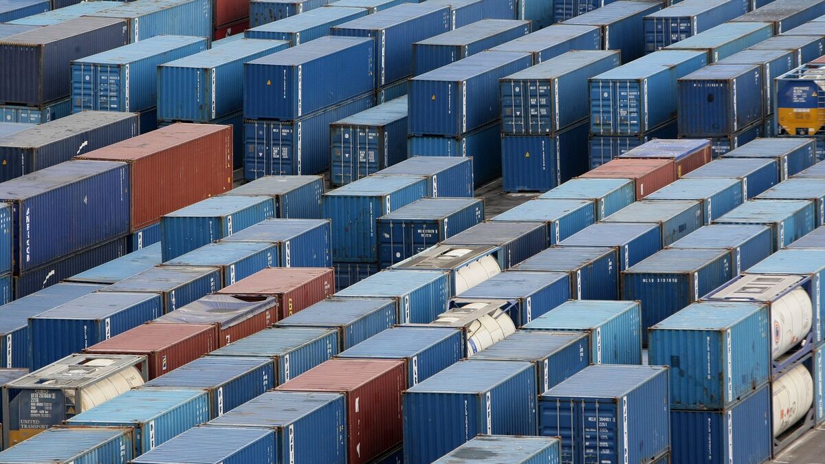 Marseille - Modèles de luxe et complicité portuaire : le juteux trafic de voitures volées démantelé à Marseille