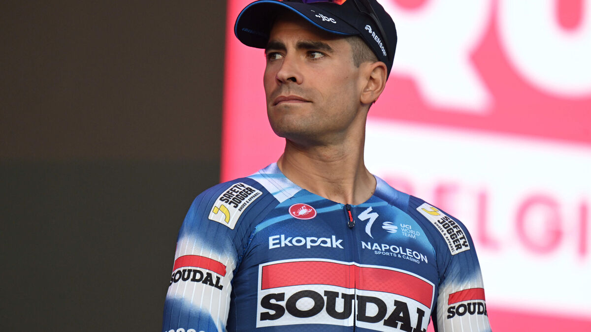 chute - Tour d'Italie : Les images de la chute dramatique de Mikel Landa évacué sur civière