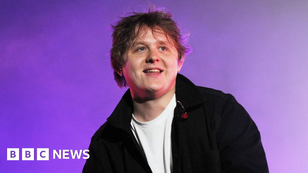 concert - Lewis Capaldi fait son retour sur scène avec un set surprise lors d'un concert caritatif