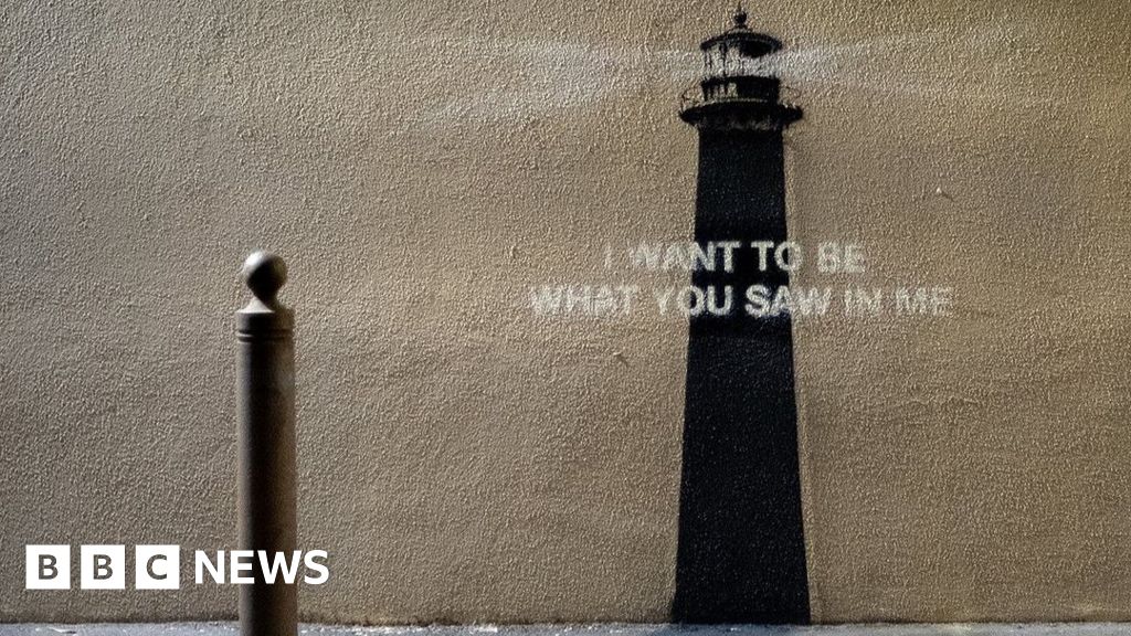phare - Banksy dévoile une œuvre d'art de phare - mais garde les fans dans l'ignorance sur son emplacement