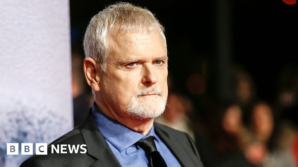 réalisateur - Le réalisateur de Fifty Shades, James Foley, décède à l'âge de 71 ans