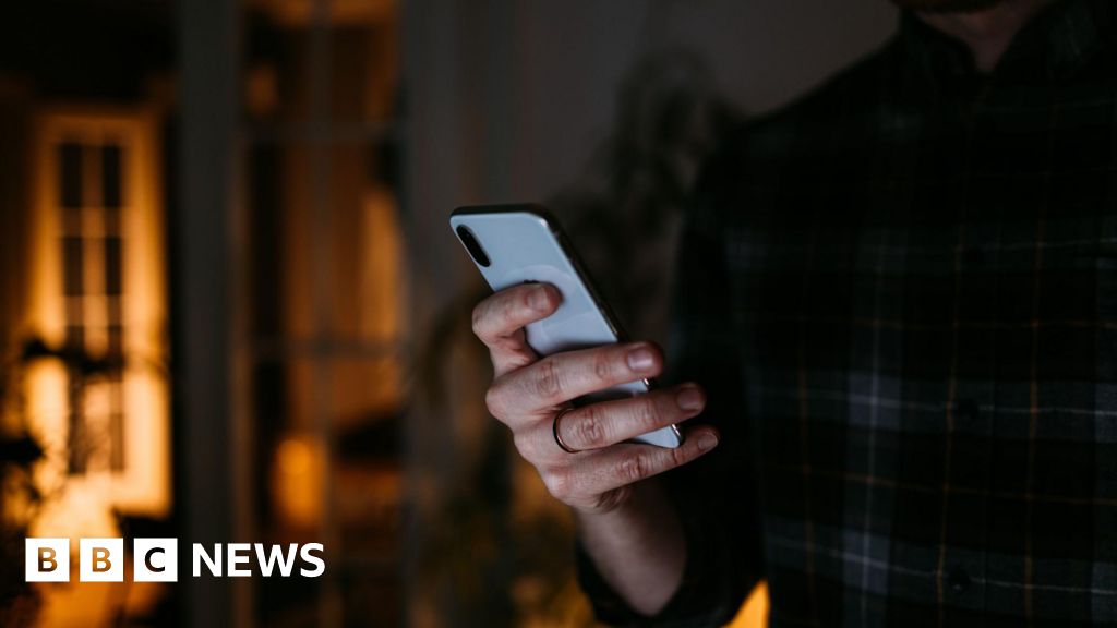pornographie - Deux sites de pornographie sous enquête pour des manquements présumés aux contrôles d'âge