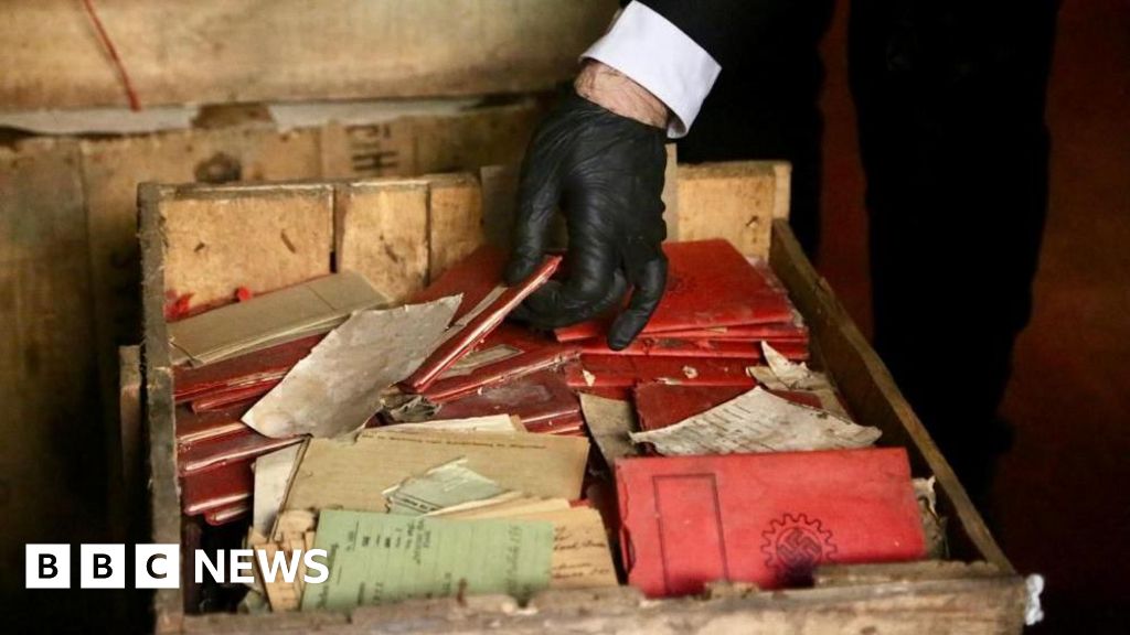documents - Des caisses remplies de documents nazis découvertes dans le sous-sol d'un tribunal argentin