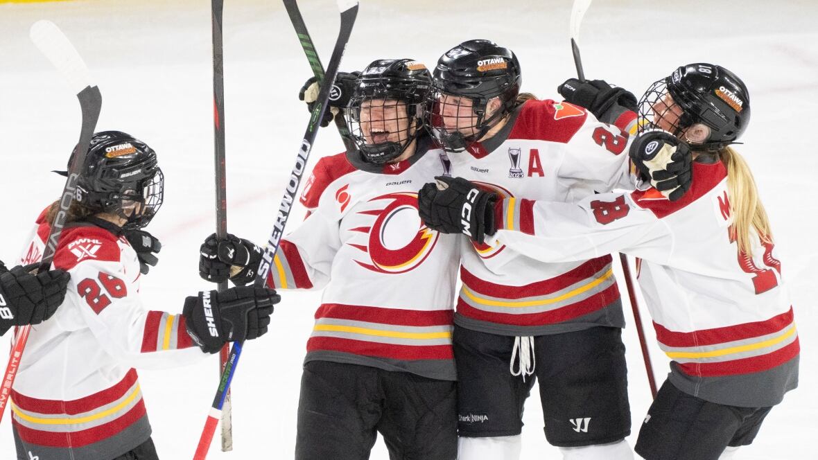 victoire - La victoire surprise de Darkangelo propulse son équipe vers le succès lors du Match 1 des demi-finales de la PWHL