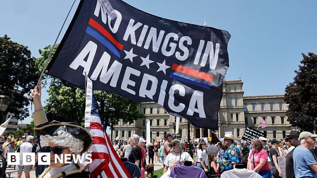 manifestations - Des manifestations massives contre Trump à travers les États-Unis alors que le président organise un immense défilé militaire