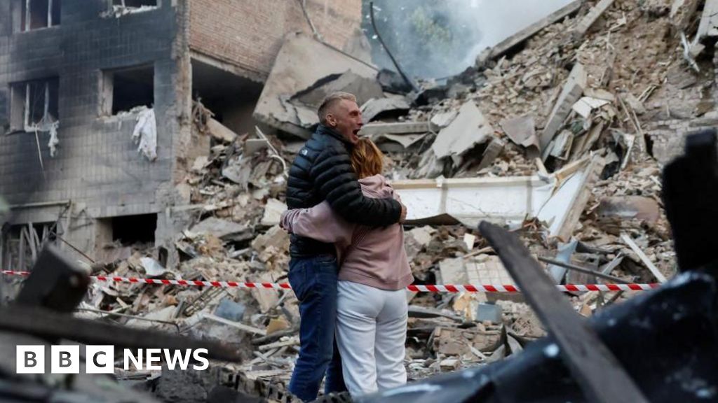 Morts - Au Moins 14 Morts Et Des Dizaines De Blessés Dans Une Offensive Russe Contre Kyiv