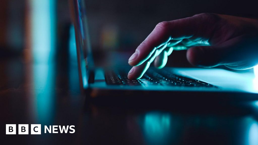 ministre - Le ministre promet d'interdire la pornographie par strangulation
