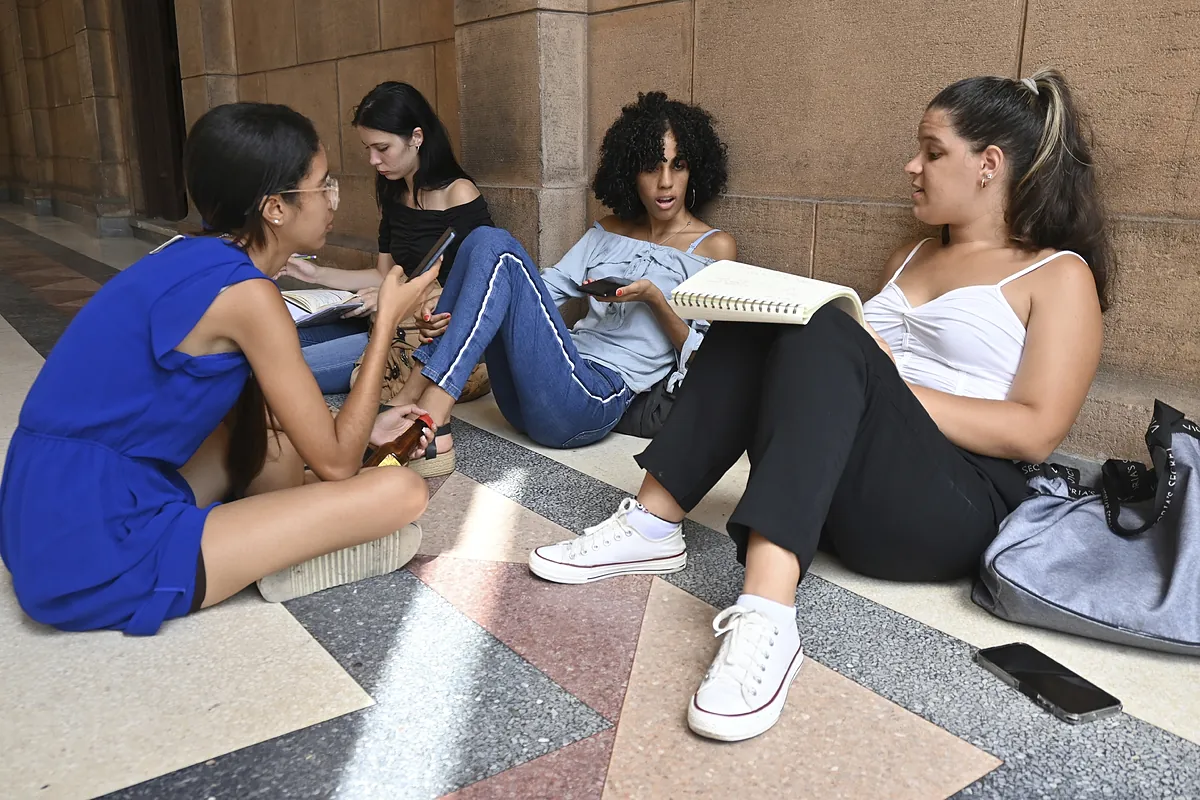 grève - Des professeurs, intellectuels et universitaires soutiennent la grève universitaire dans le bastion du castrisme