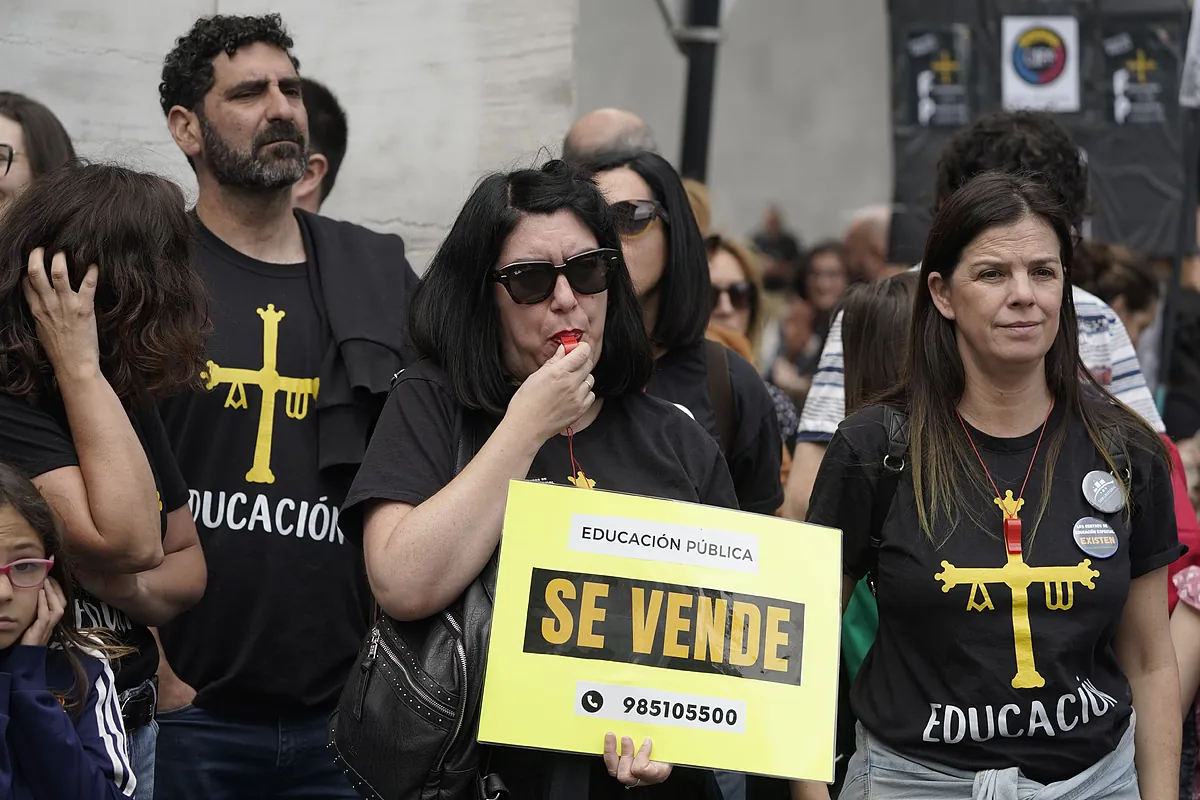 enseignants - Des centaines de enseignants se mobilisent à Oviedo pour réclamer des améliorations des conditions de travail avant de reprendre les négociations avec le Principauté