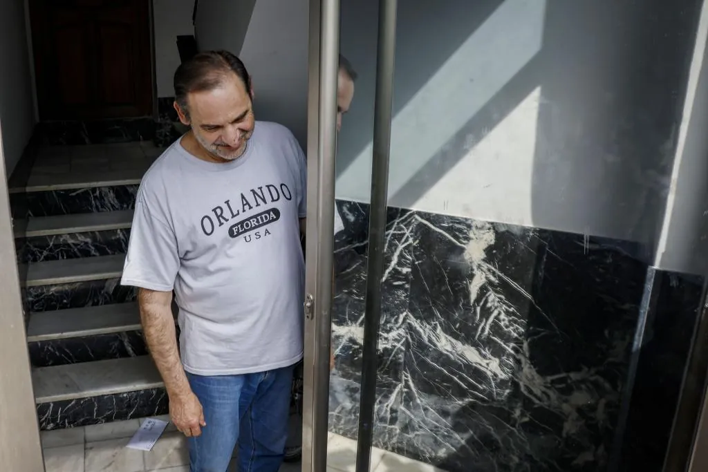 sécurité - Ábalos dénonce à la police des graffitis sur sa maison : "Ils ont mis en danger ma sécurité personnelle et celle de ma famille"