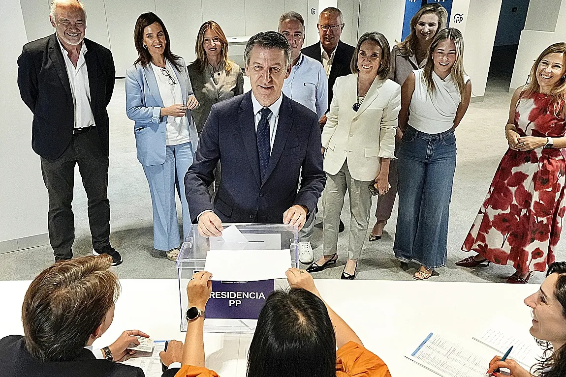 motion - Feijóo, une porte fermée à sa direction : "la motion profite à Sánchez et Vox joue la pinza"